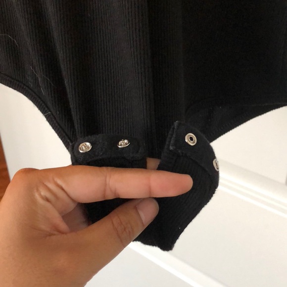 Black Bodysuit w Sleeves - Picture 3 of 4